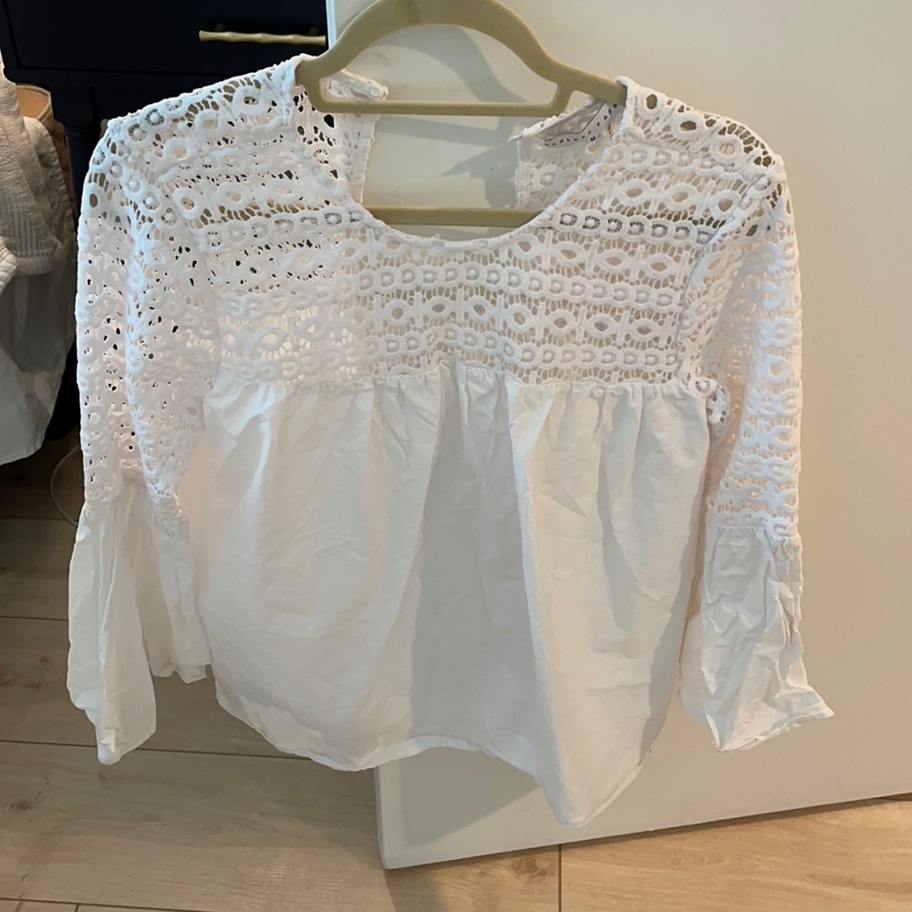 Great summer white top!!!!